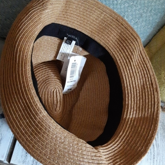Talula Aritzia Foldable Straw Hat with Ribbon Detail - Picture 4 of 6